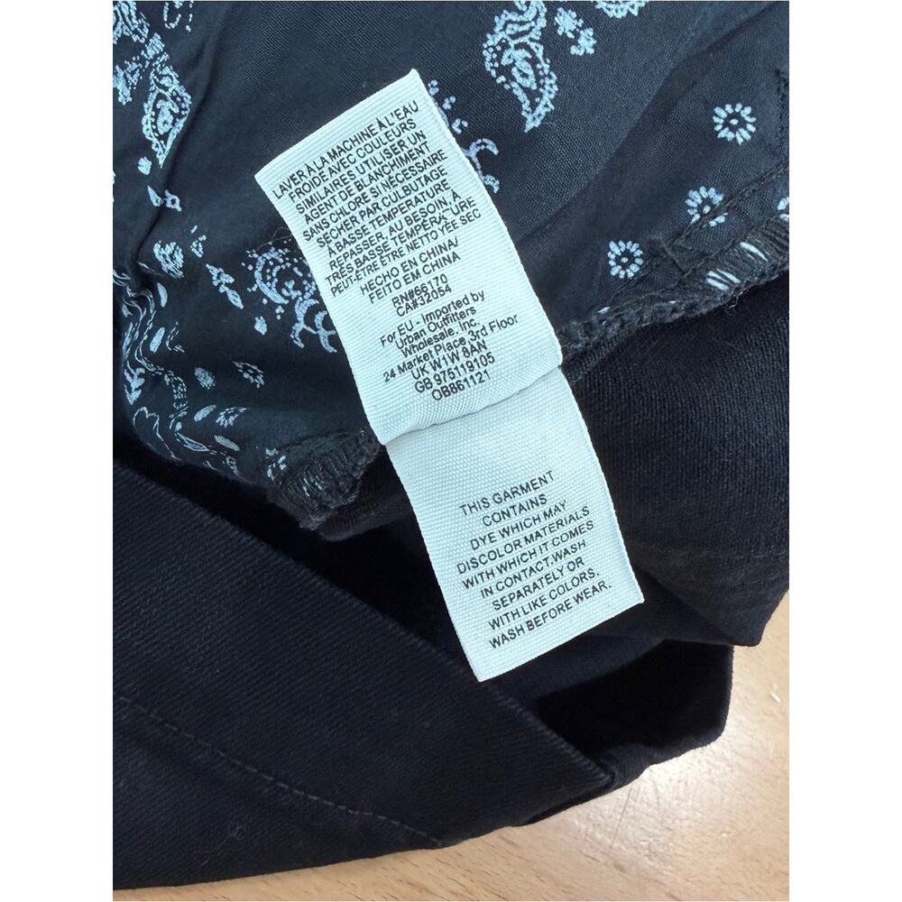 Free People Women's Jade Belted Mini Skirt
Black Ash Size 28 - Picture 7 of 7